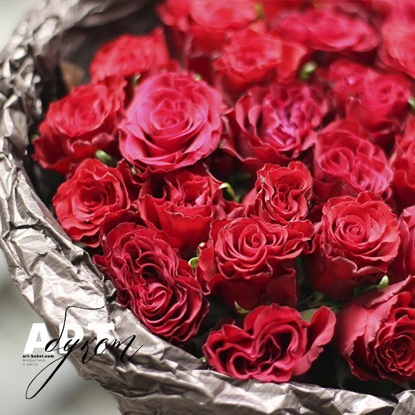 Букет из 29 красных роз (40 см)