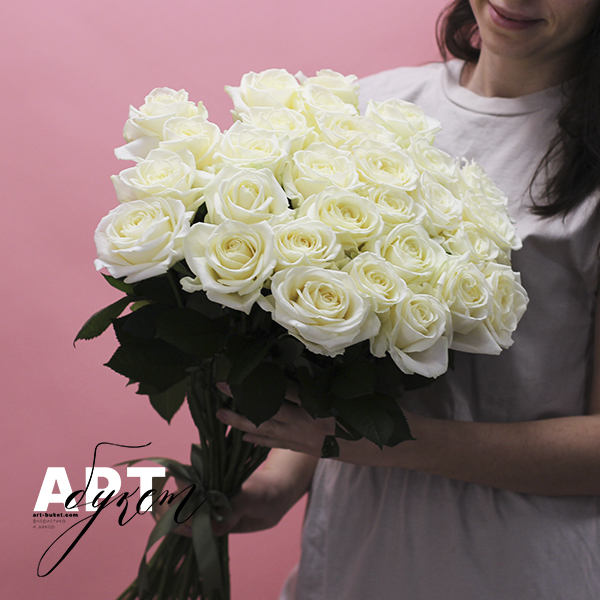 29 белых роз (70 см)