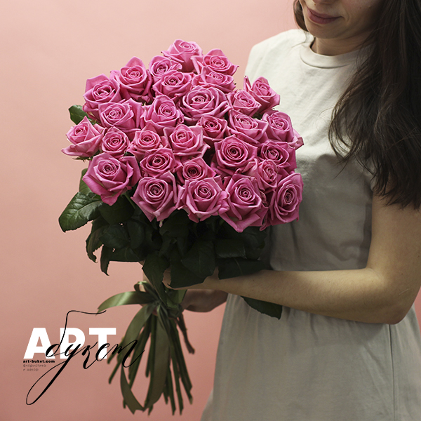 29 розовых роз (60 см)
