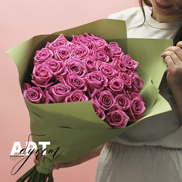 29 розовых роз (70 см)